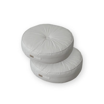 Deux poufs ronds en velours gris clair, XL Ø60 cm, avec poignée, pour intérieur, de la marque Deco-arts.fr.