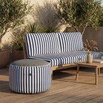 Détail tissu pouf bleu marine