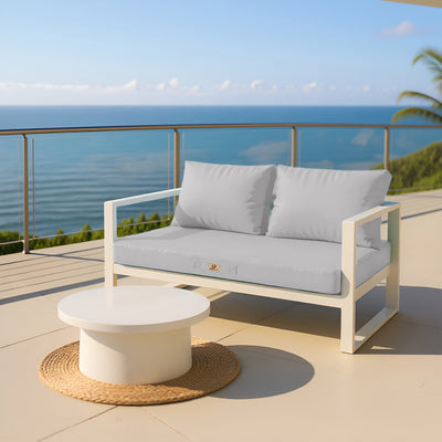 Ensemble de 3 coussins gris galet pour salon jardin, déhoussables et anti-UV, pour fauteuils et canapés 120x60 cm.