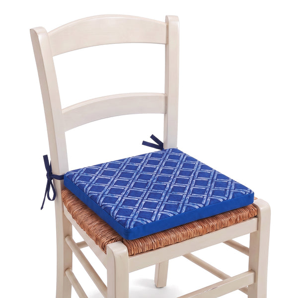 Cuscino per sedia 35x35 Motivo Nautico Blu legato a una sedia
