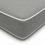 Détail tissu matelas gris clair