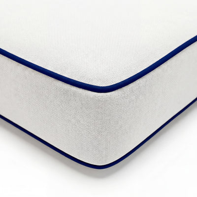 Détail tissu matelas blanc