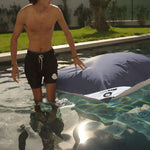 Housse de pouf flottant XXL 180x140 cm gris carbone pour piscine, déhoussable et adaptée au beanbag Deco-arts.fr