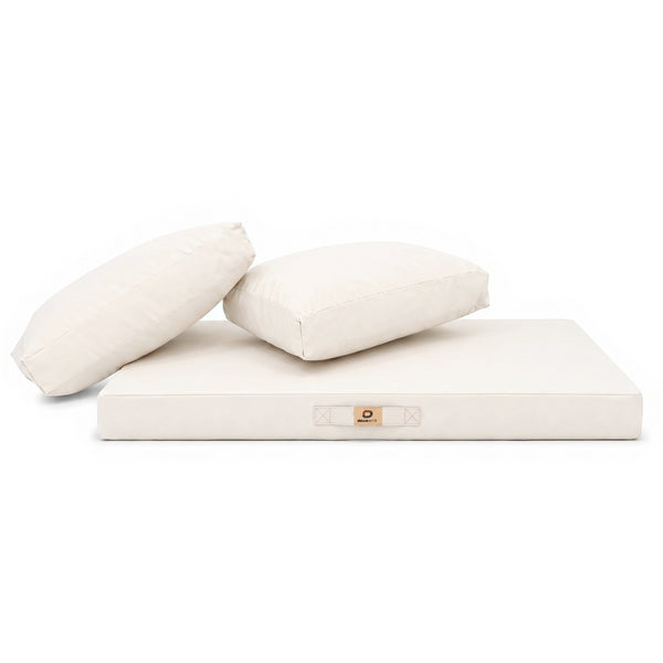 Cuscini 120x60 Bianco Sporco impilati, con maniglia ed etichetta décoArt's