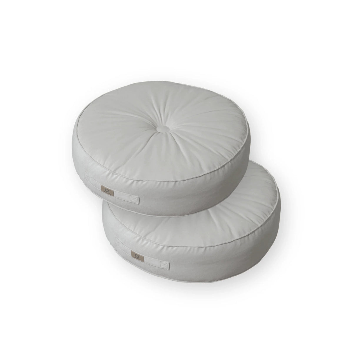 Set di 2 Pouf Rotondi in Velluto Ø50 Grigio Chiaro - (Design Morbido & Maniglia) – foto su sfondo bianco