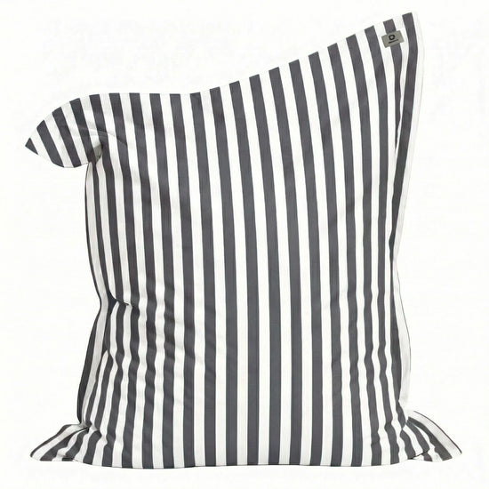 Pouf gris foncé 180x140 cm en situation extérieure