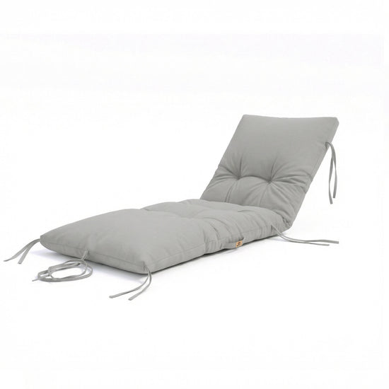 Matelas bain de soleil gris galet, épais 12cm, imperméable, pour chaise longue Decoartss, en tissu résistant et confortable.