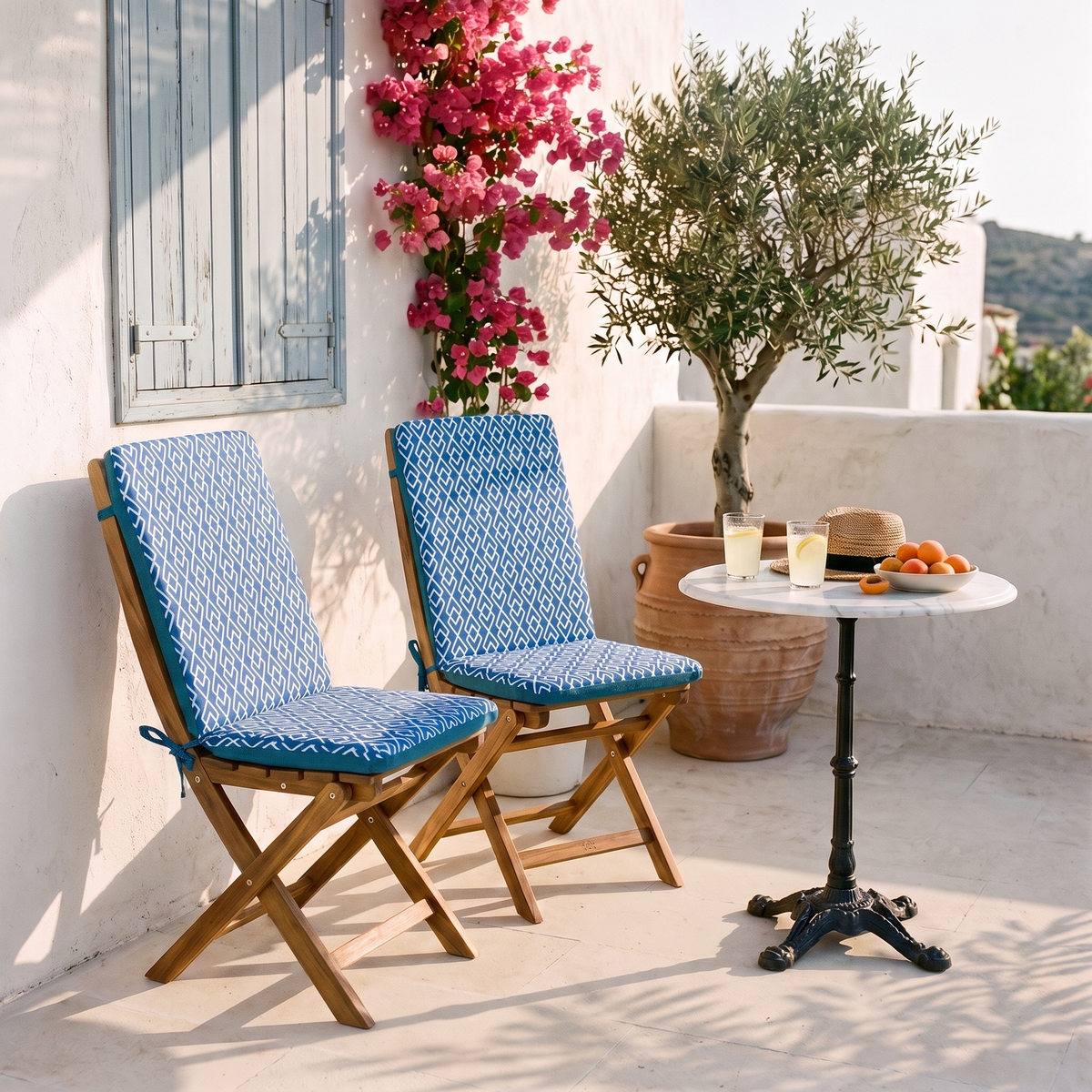 Cuscini per sedia schienale alto 95x40, Motivo Geometrico Verde, su sedie pieghevoli in terrazza