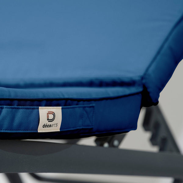Matelas bain de soleil bleu pétrole pour transat, déhoussable et imperméable, dimensions 185x60 cm, de marque Deco-arts.fr