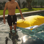 Housse de pouf flottant XXL jaune miel pour piscine, en tissu déhoussable, de marque Deco-arts.fr, sans garniture.